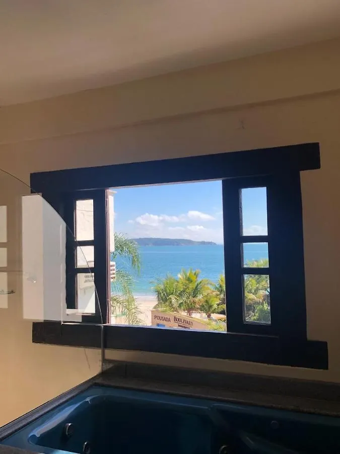 Apartamento Frente Mar com 02 suítes Bombinhas